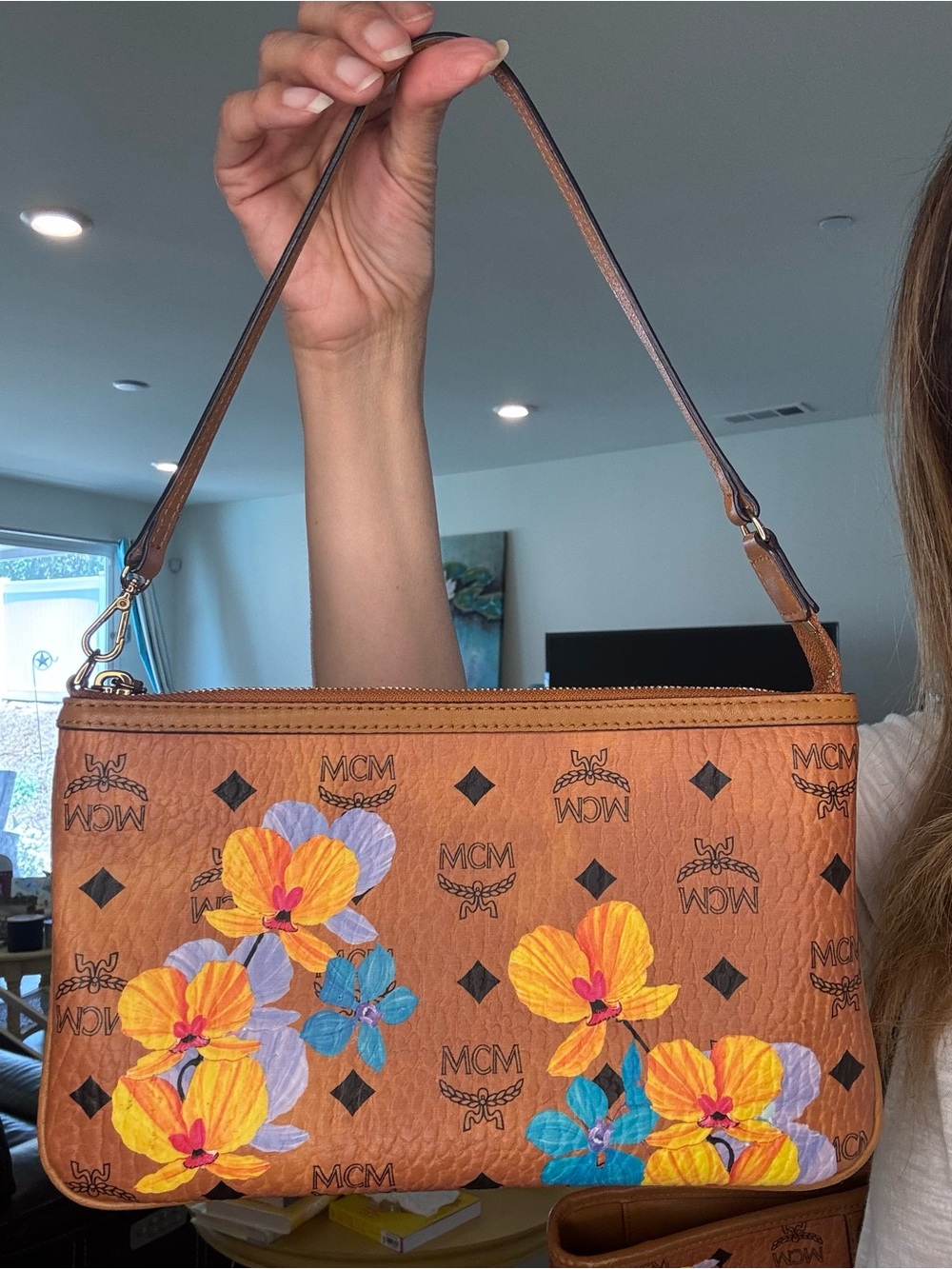 MCM Floral VISETOS Cognac Tote with pouch and COA - Picture 8 of 17